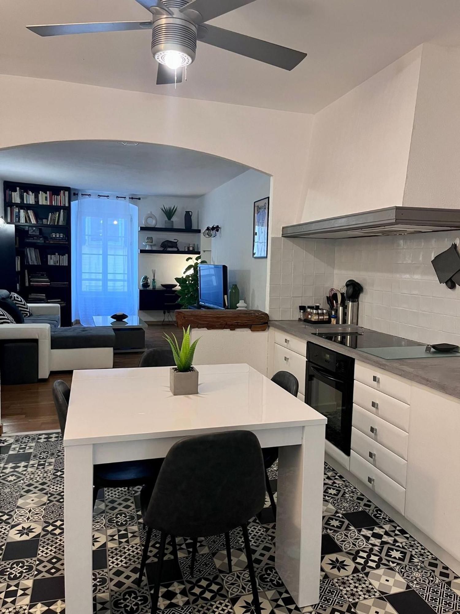 Charmant Appartement Centre-Ville أجاكسيو المظهر الخارجي الصورة